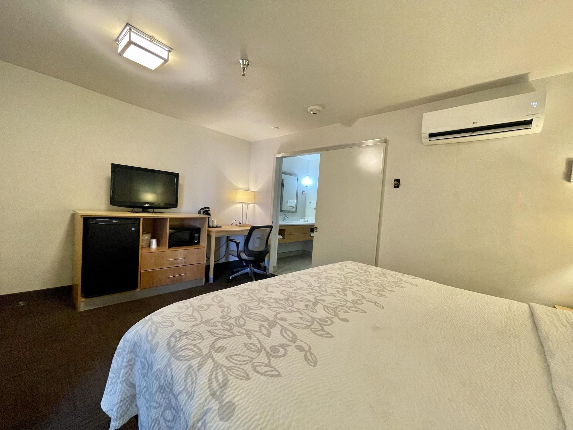 Red Roof Inn Plus & Suites Tampa Ngoại thất bức ảnh