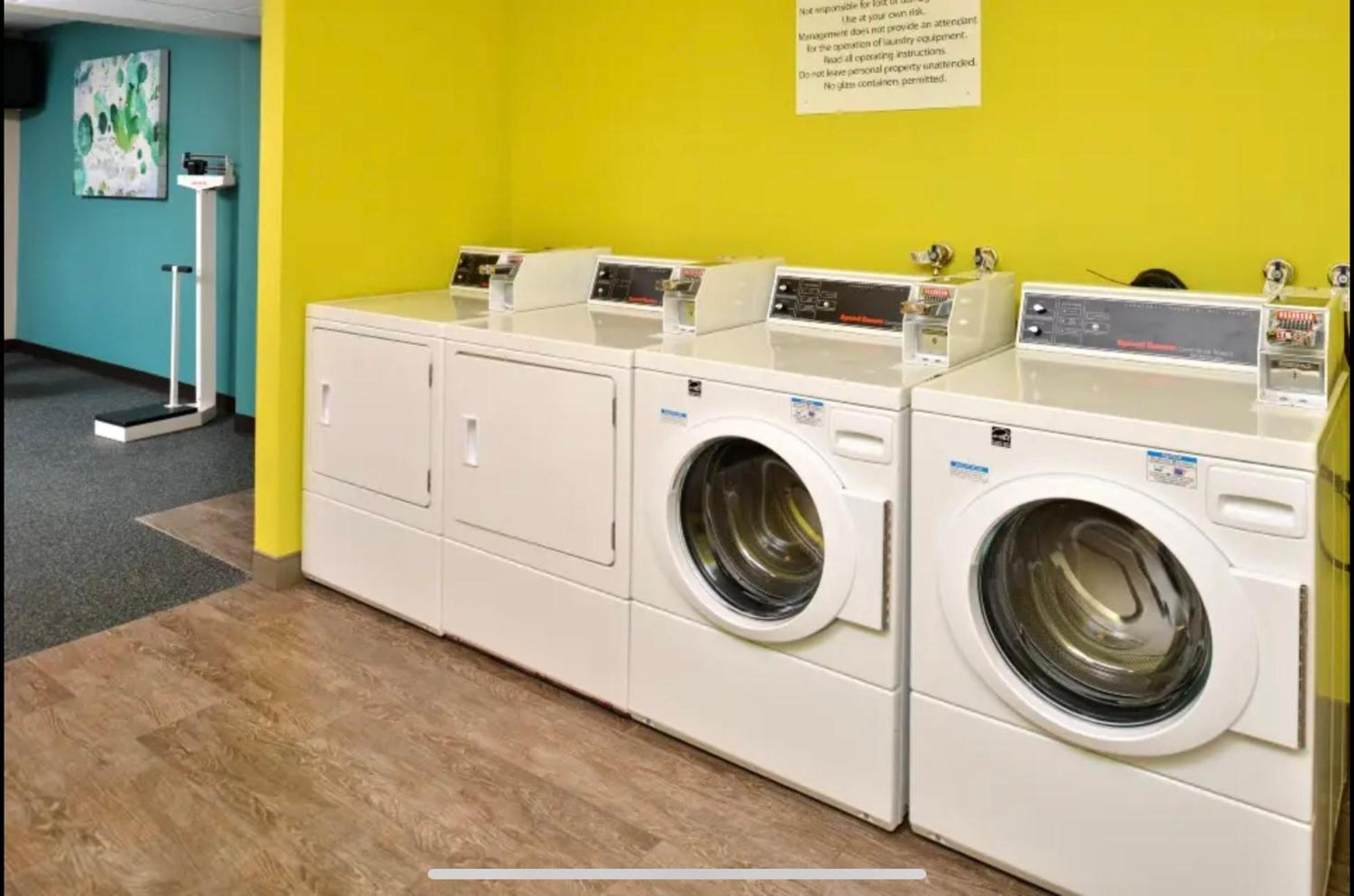 Red Roof Inn Plus & Suites Tampa Ngoại thất bức ảnh