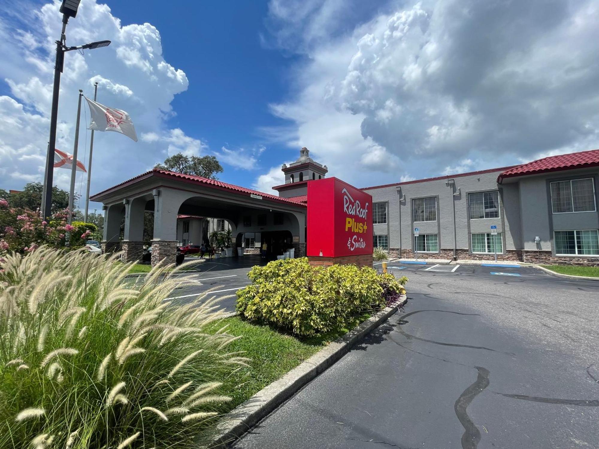 Red Roof Inn Plus & Suites Tampa Ngoại thất bức ảnh